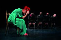Theaterszene aus: Die Sehnsucht nach dem Frühling Theaterszene aus: Die Sehnsucht nach dem Frühling