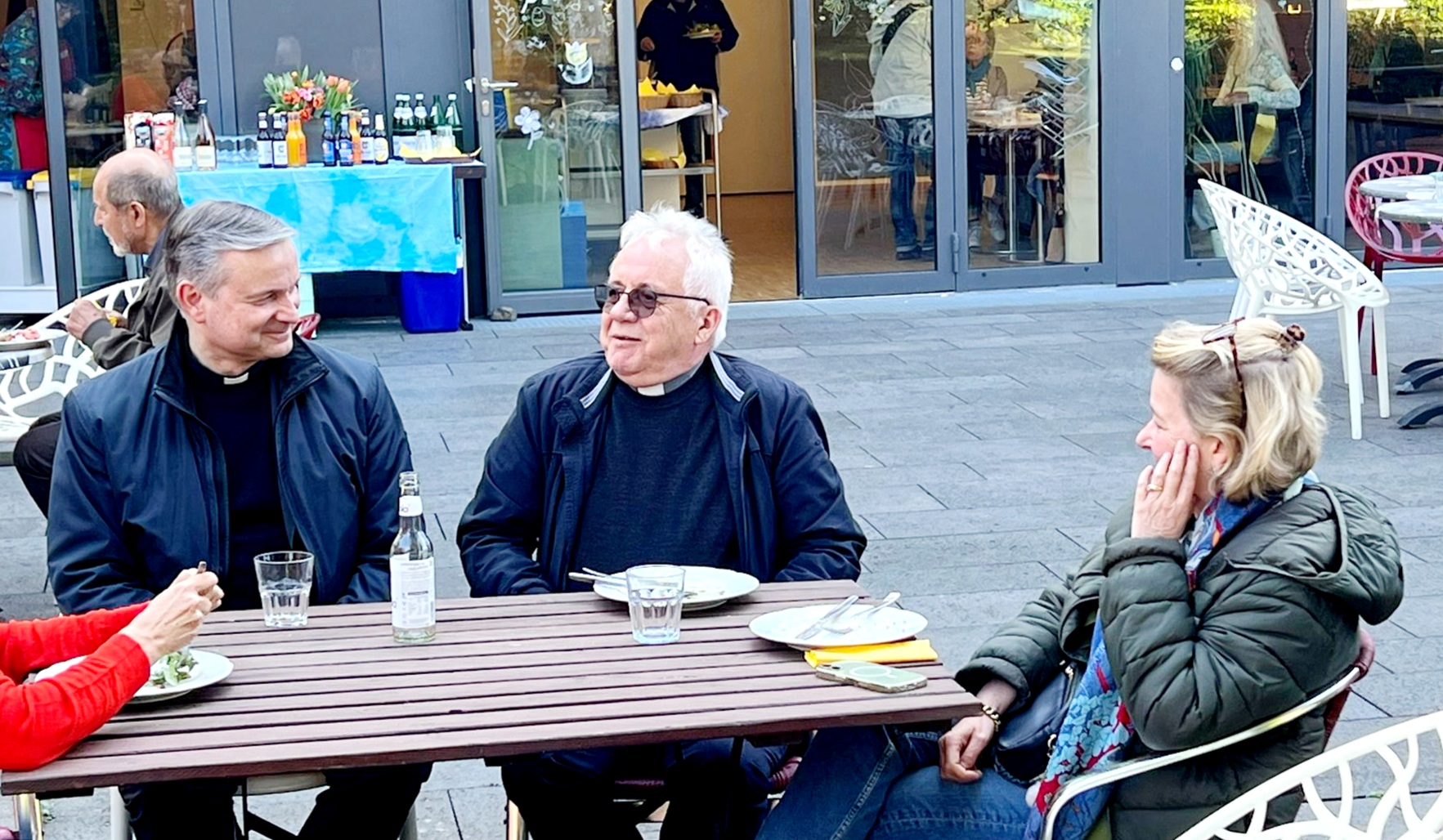 Stadtdechant und Diakon im Gespräch mit Ehrenamtskoordinatorin