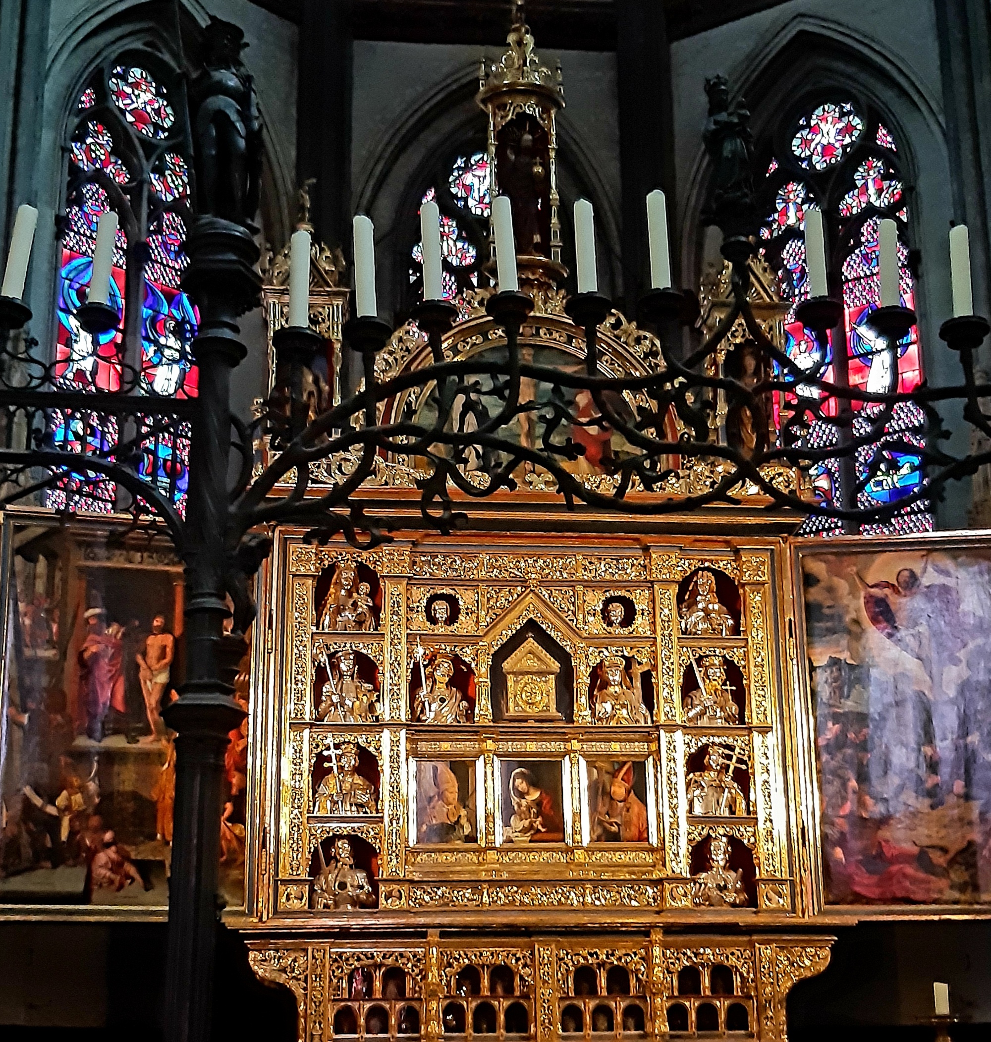 Dom Altar