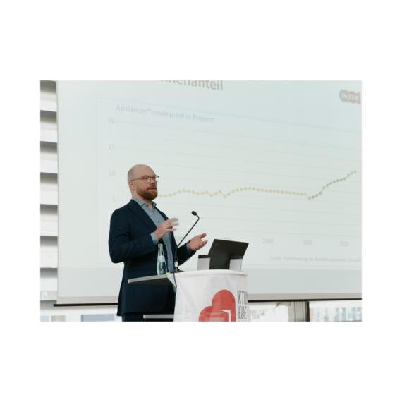 Dr. Niklas Harder auf dem Fachnachmittag 2026